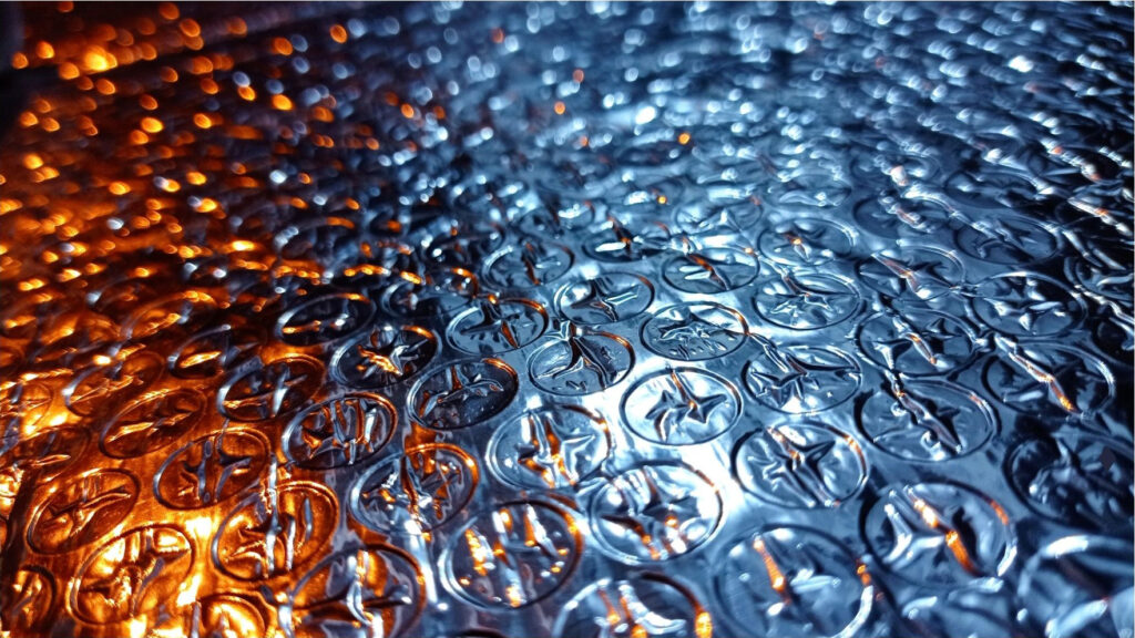 Reflective bubble insulation